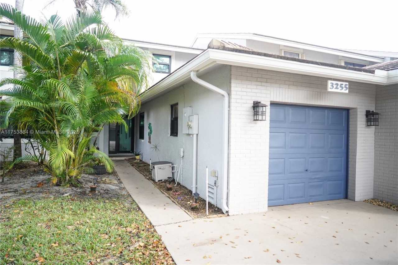 3255 Deer Creek Lake Shore Dr