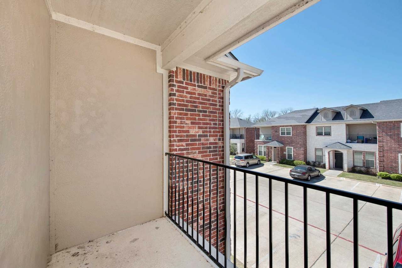 Spacious 3 Bed, 3.5 Bath Condo in Great Community!