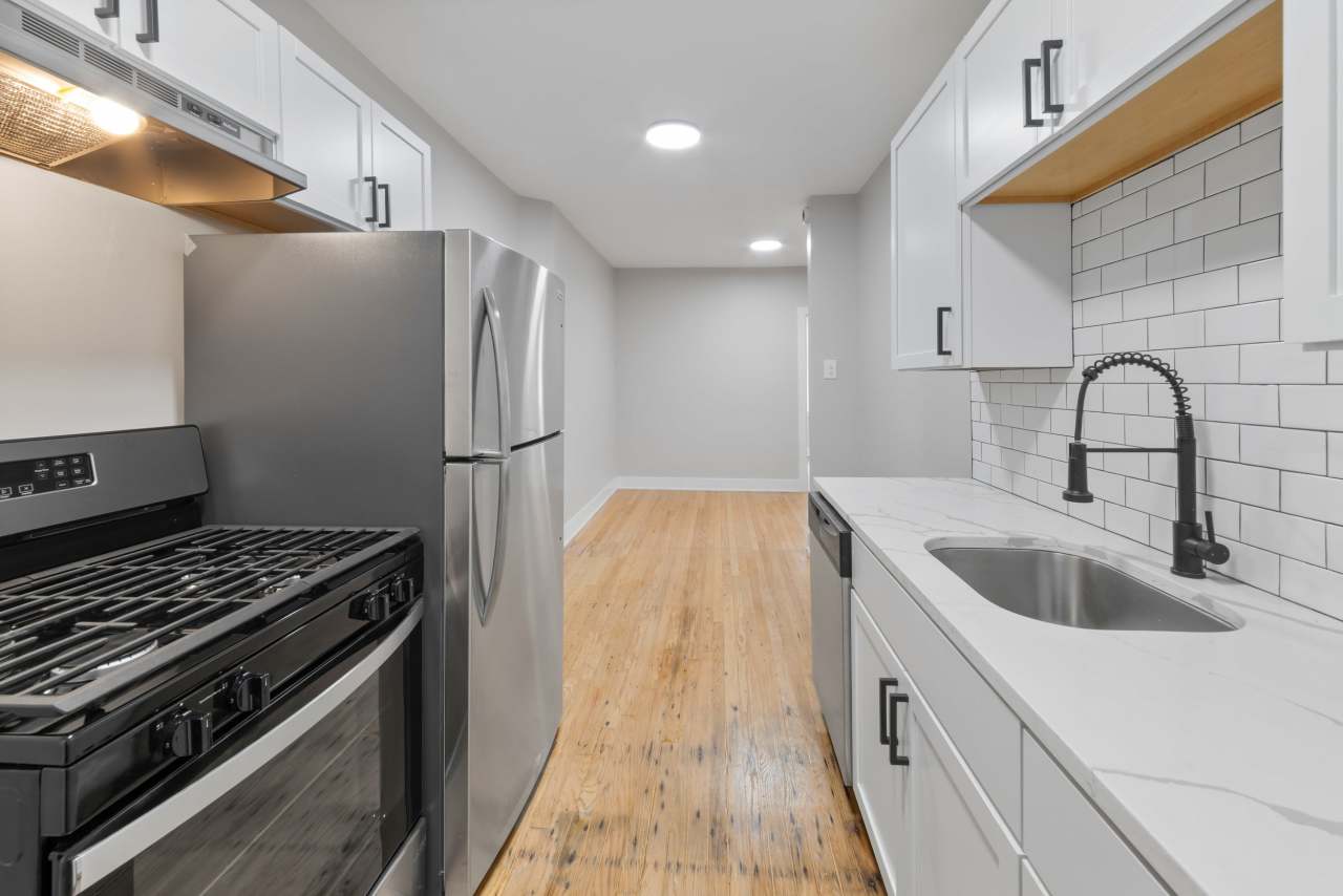 7377 North Damen Ave - I1