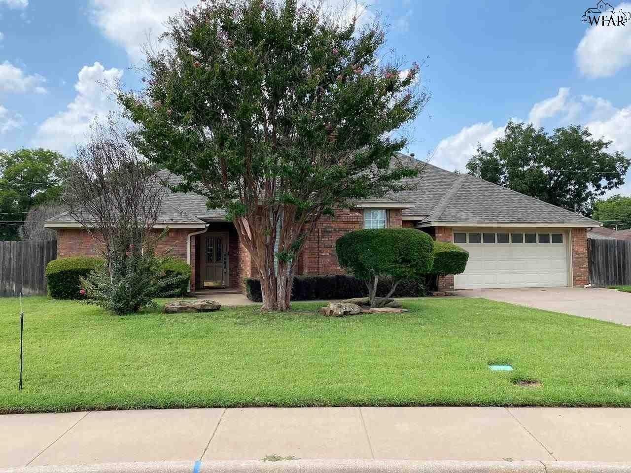 6 CHIMNEY ROCK COURT