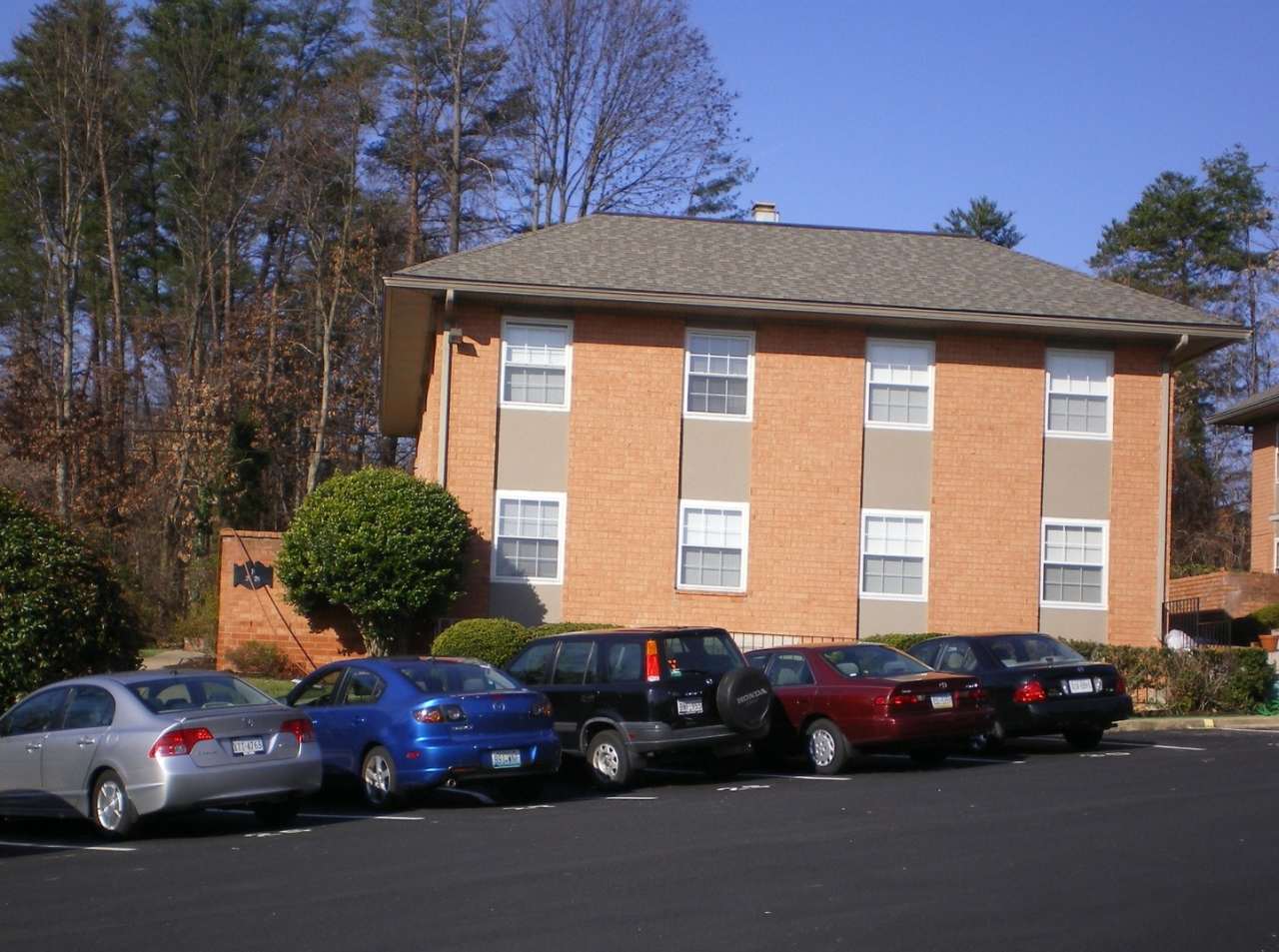 One Bedroom Apartment at Arlington Court