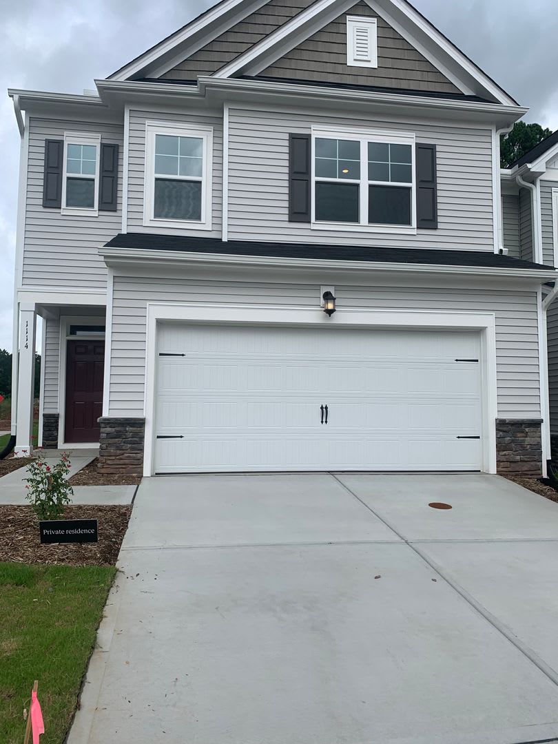 BRAND NEW TOWNHOME! 2 CAR GARAGE. SCREENED IN PORCH. MODERN KITCHEN. OPEN CONCEPT LIVING. BONUS ROOM