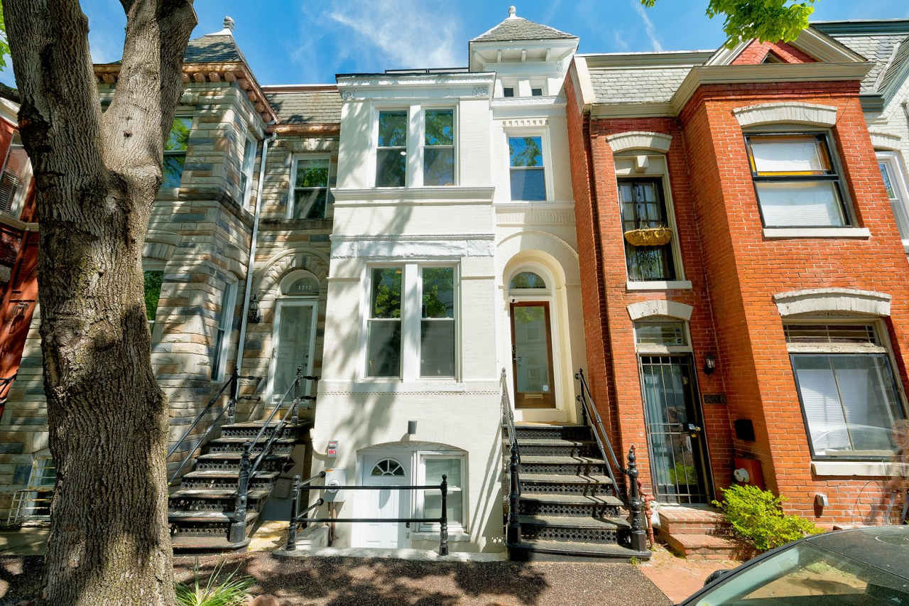 H Street Corridor/Capitol Hill Fabulous Rowhouse w/Private Parking Available July 1st