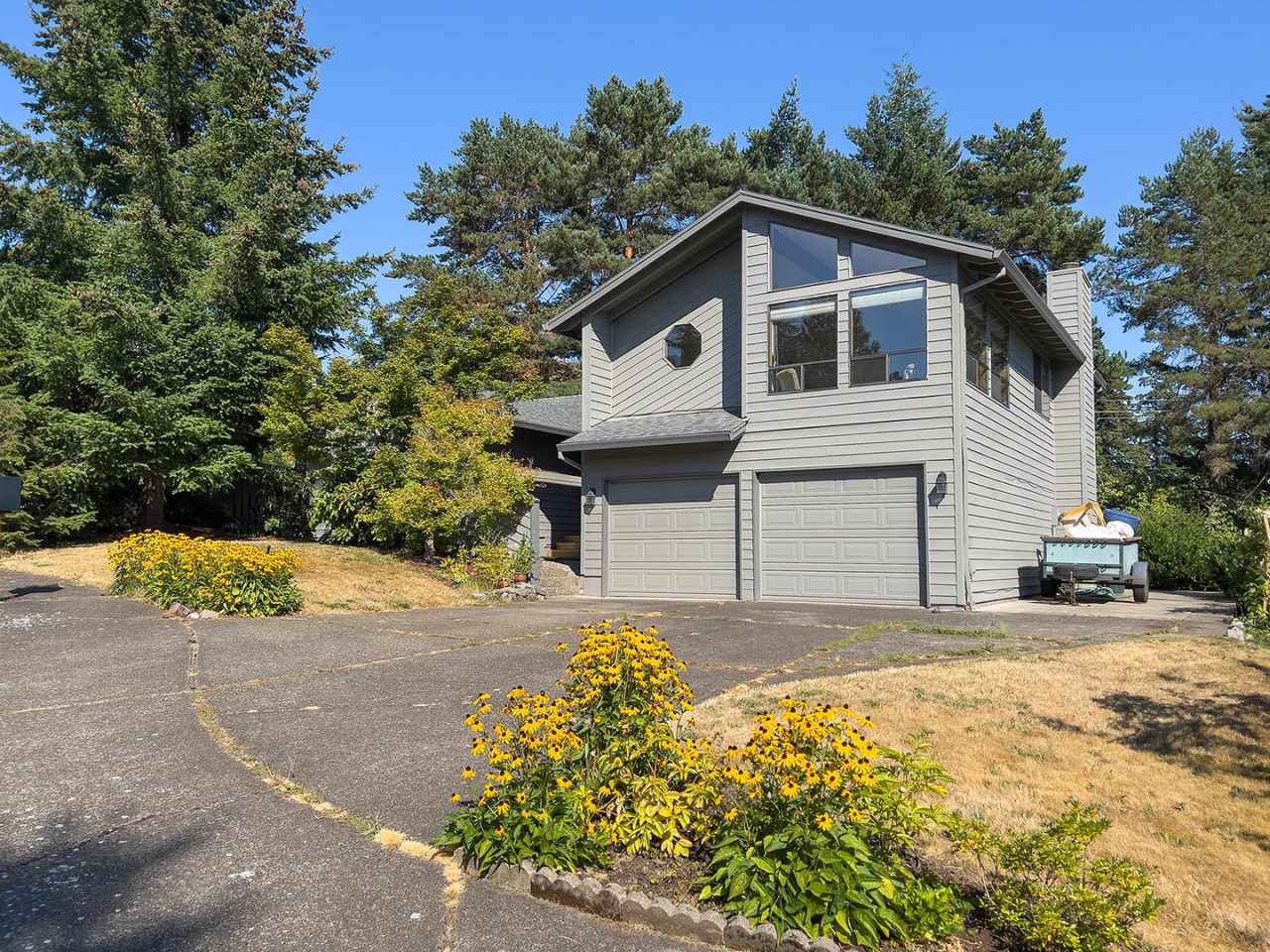 Spacious 3 Bedroom Cul-De-Sac Home in Cedar Mill with Easy Access to Nike, Intel, and St. Vincent