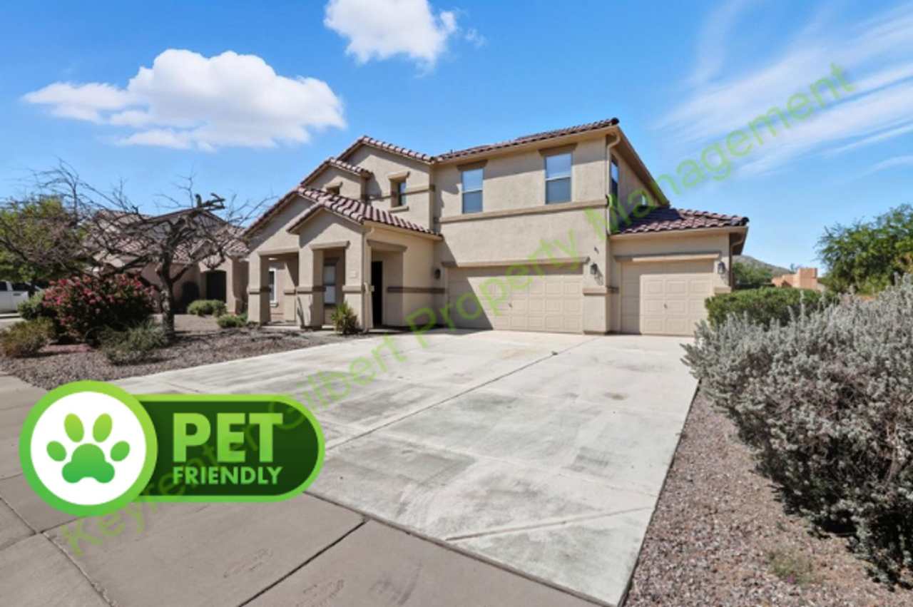 5 bed / 2.5 bath Home in the San Tan Heights Community of San Tan Valley