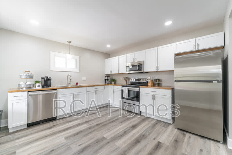 537 North Sheffield Avenue