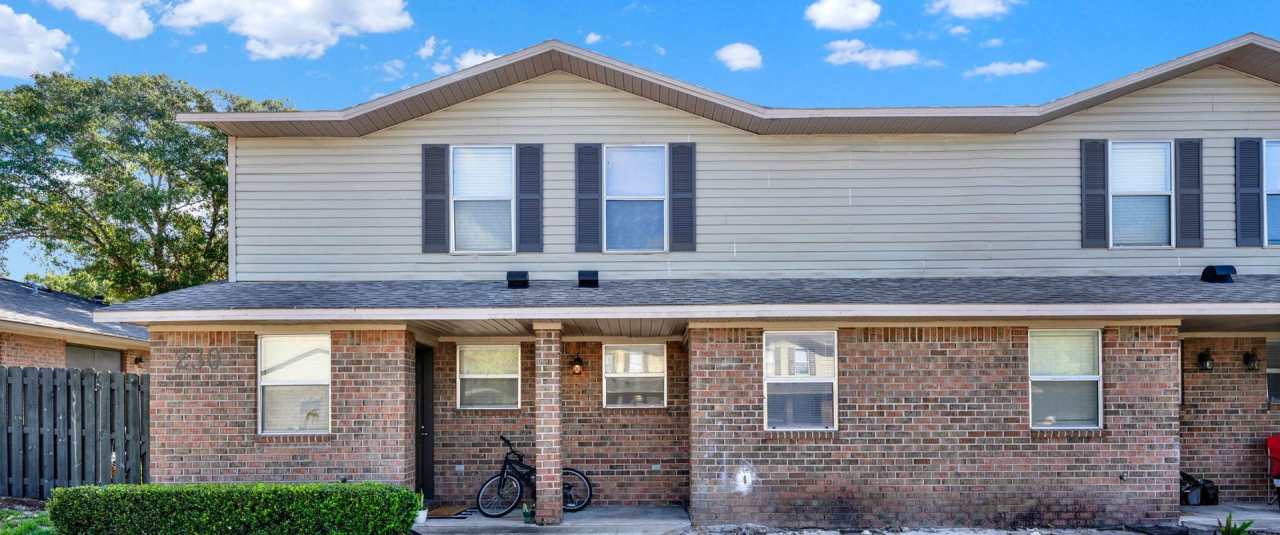 ****Beautiful 2 Bedroom 1.5 Bath in Orange City