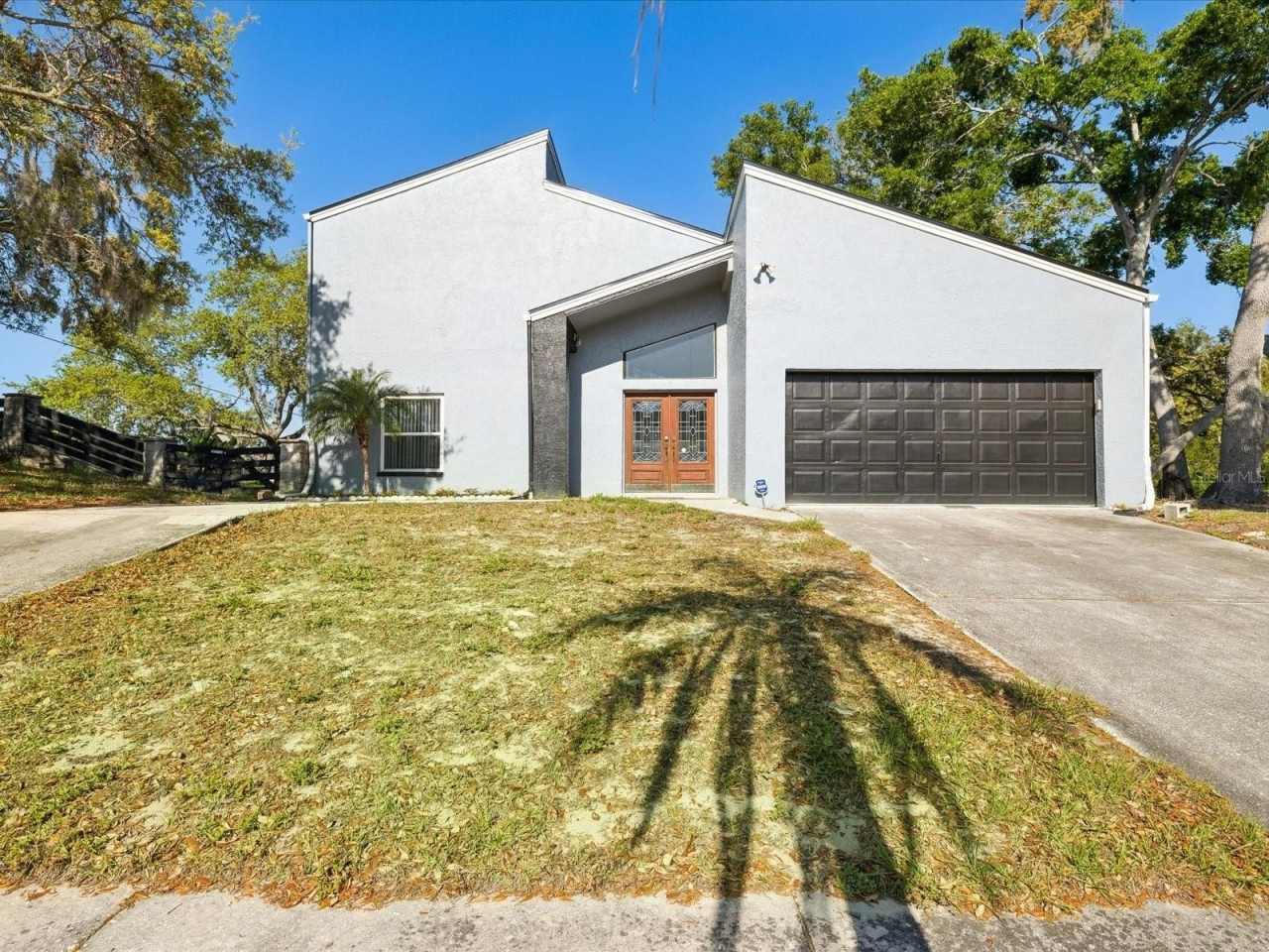 2000 BRENT PLACE