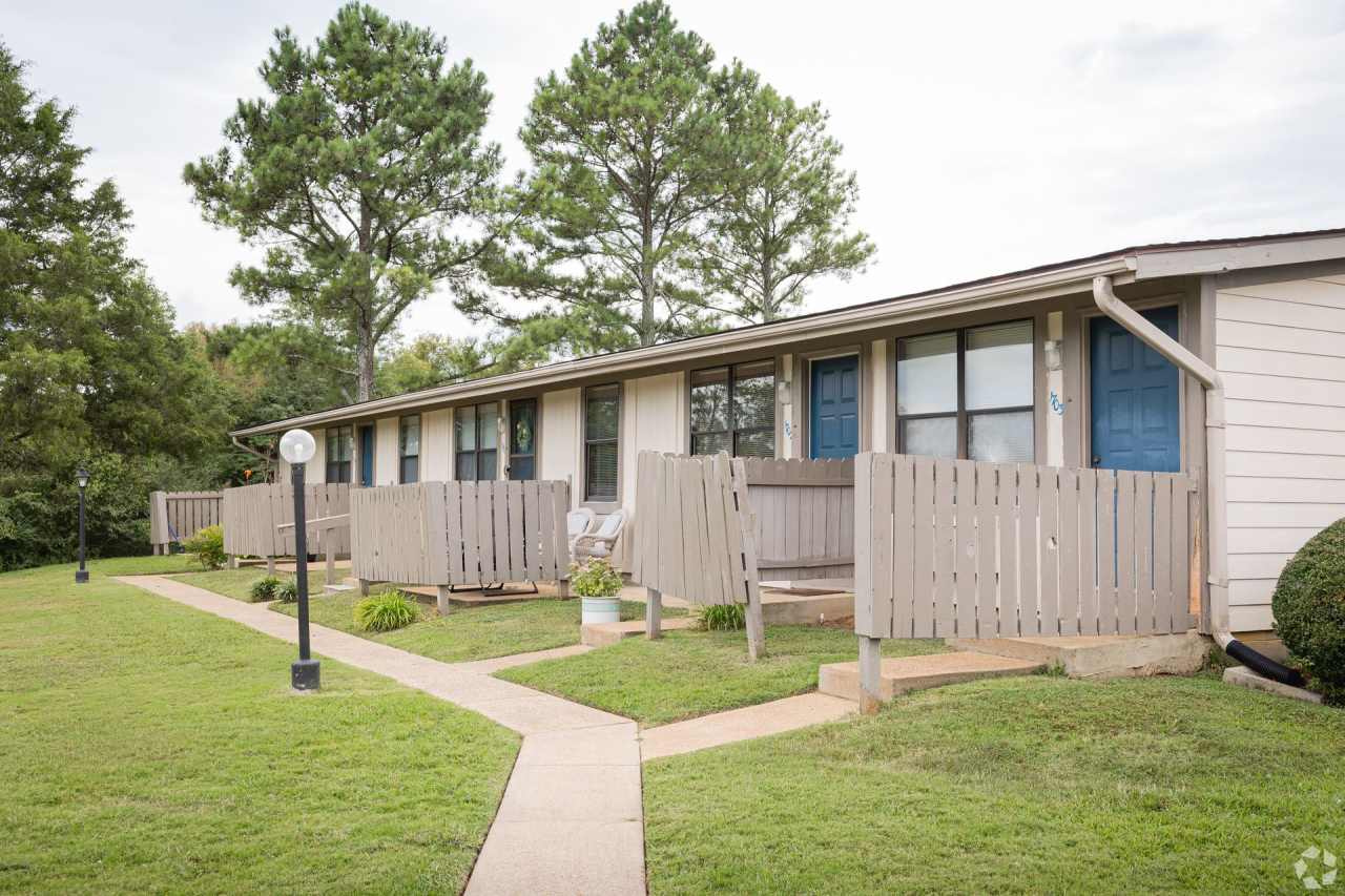 Lakeshore Apartments