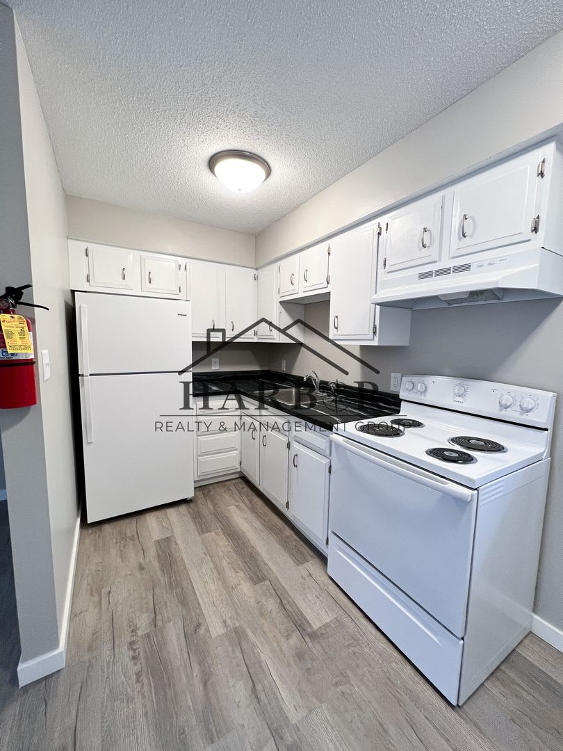 Renovated 1 Bedroom 1 Bath - SPECIAL: Lower rent for a 6 month Lease