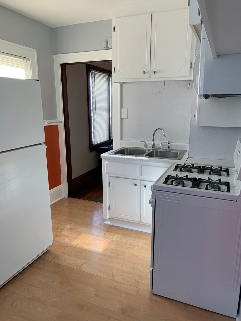 6 Bedroom 4 Bathroom Como House Available September 2026