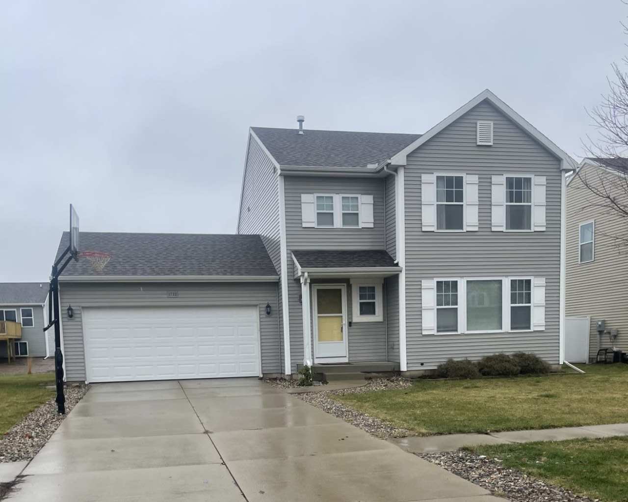 Four Bedroom Home in the Centennial Neighborhood!