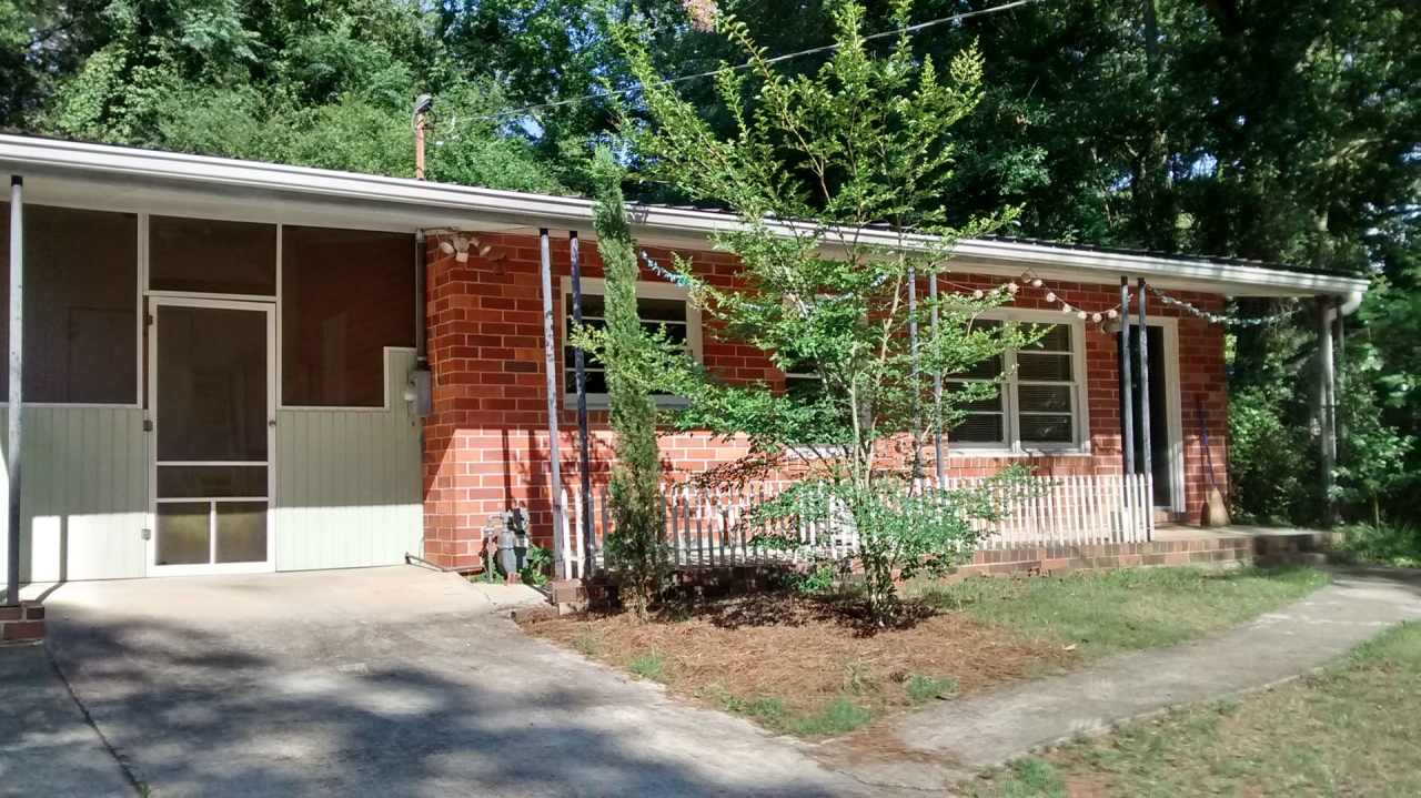 *App Fees Waived for February!* 2 bedroom/1 bathroom updated home in Normaltown Available now!