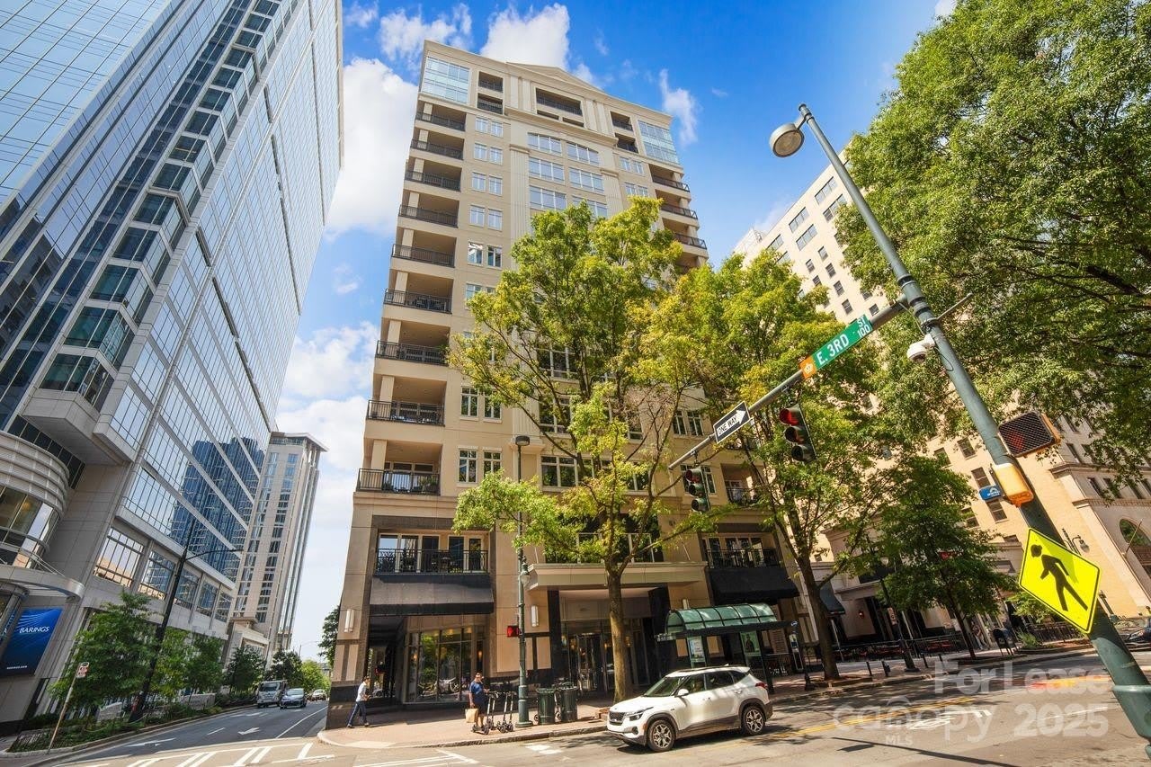 230 S Tryon Street unit: 511