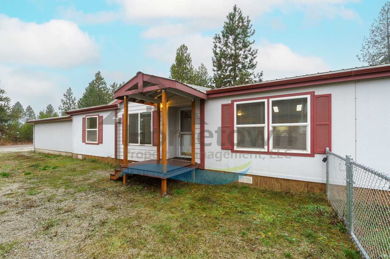 2 Bedroom 2 Bathroom Home with Off Street Parking Available in Athol!