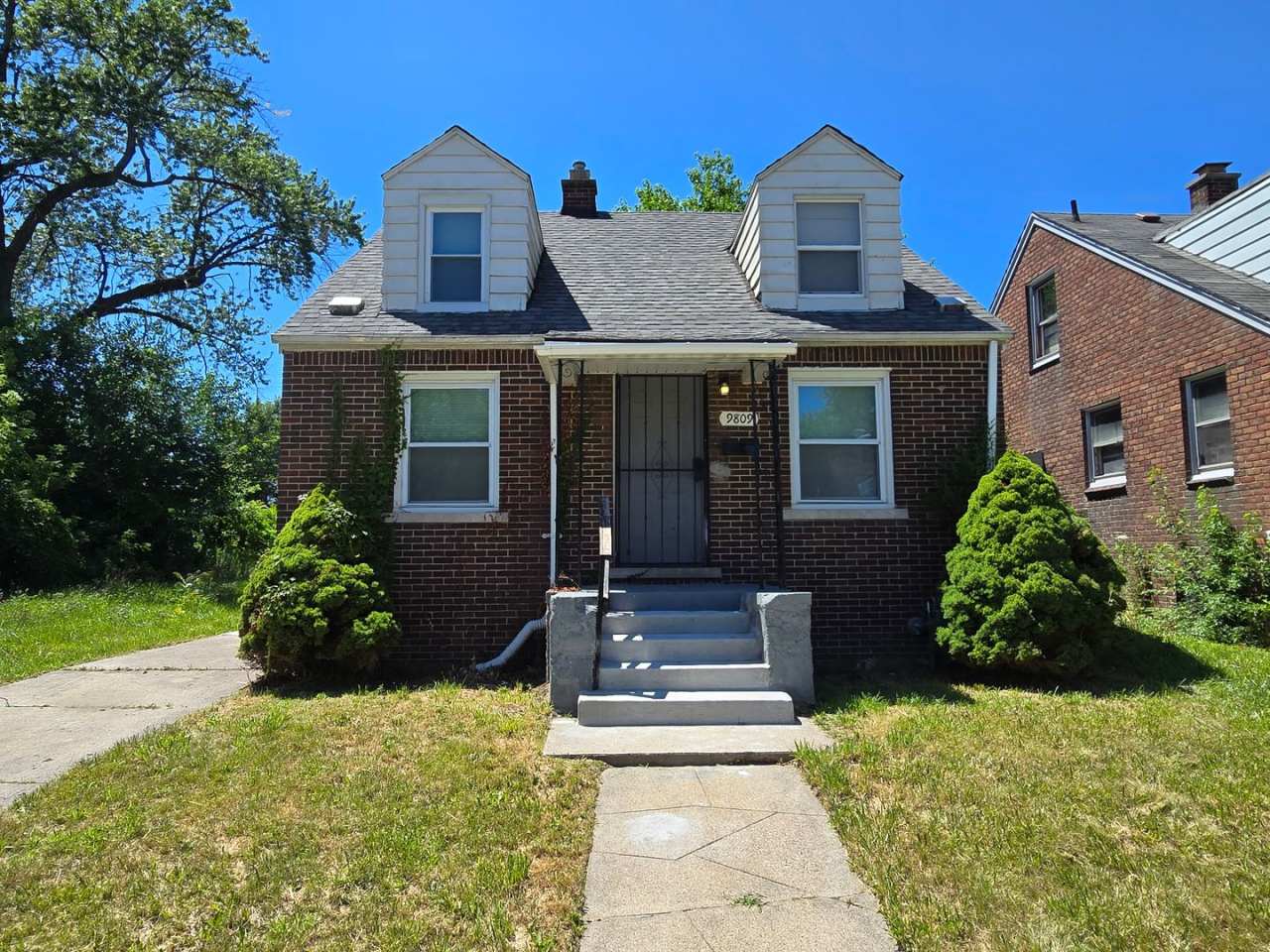 9809 Philip 3bed/1bath with formal dining room and new kitchen located in Outer Dr.- Hayes