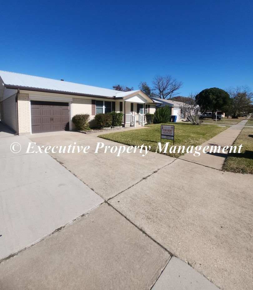 1009 E Robertson Avenue, Copperas Cove, TX 76522