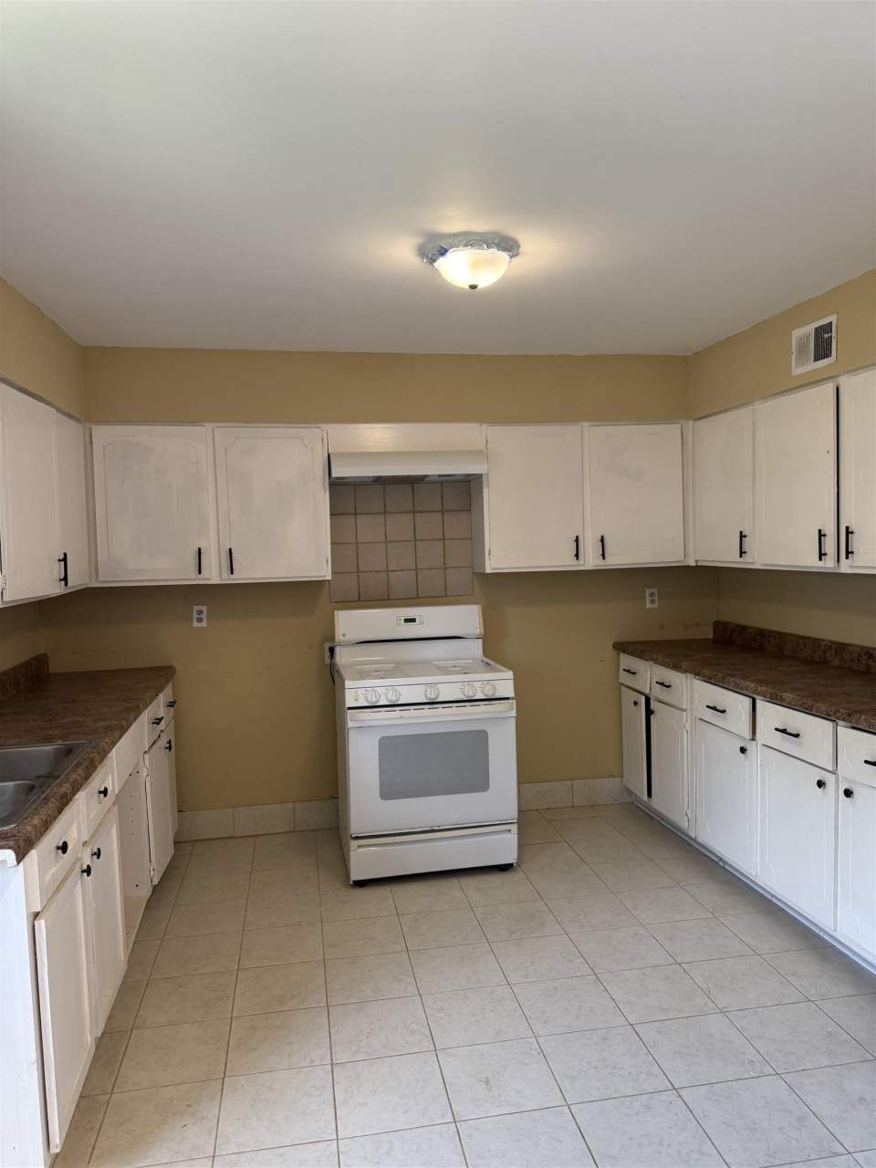 3218 THIRTEEN COLONY MALL