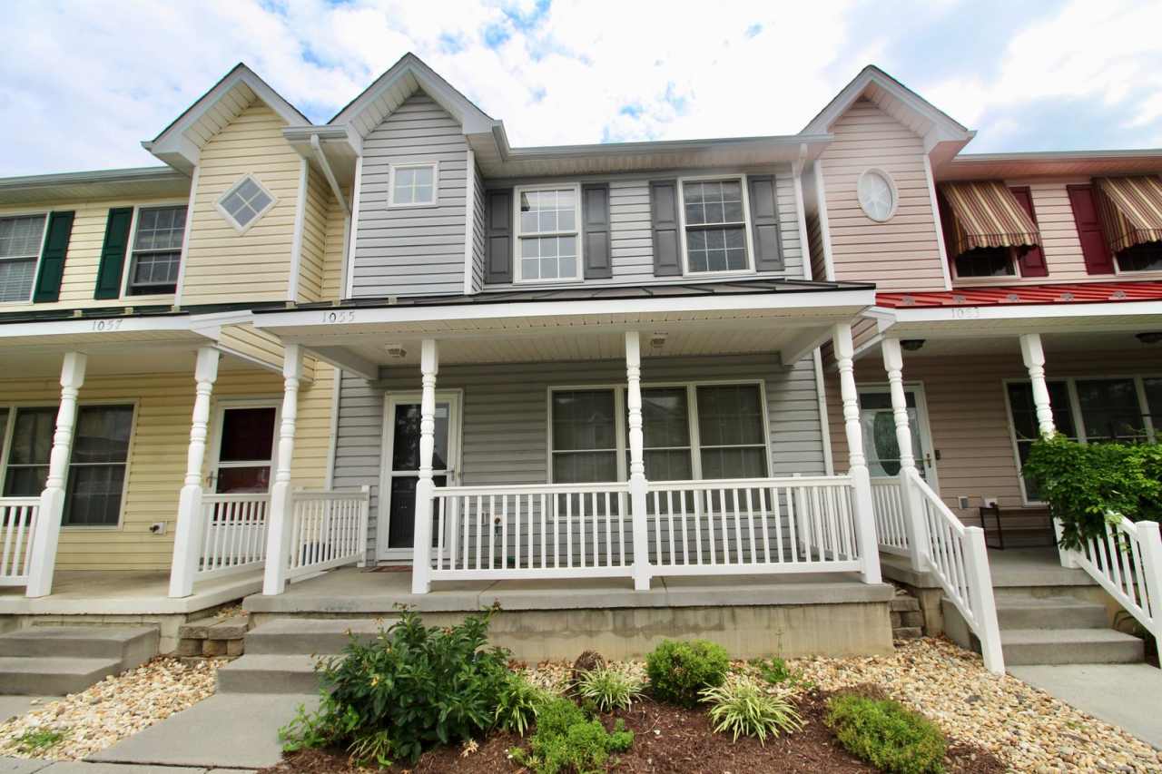 Large 3 bedroom townhome with a fenced in yard in Liberty square for rent. - 1055 John Paul Jones Lane