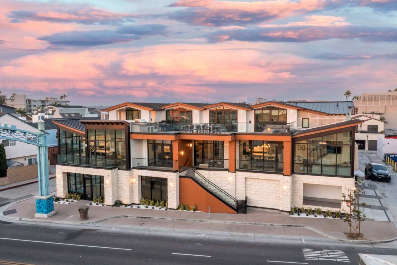 Contemporary 3 bed 2 bath furnished