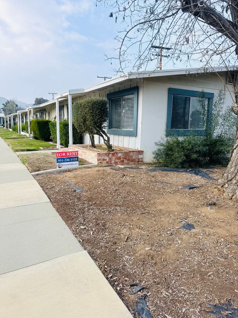 55 plus community One Bed condo for rent Menifee