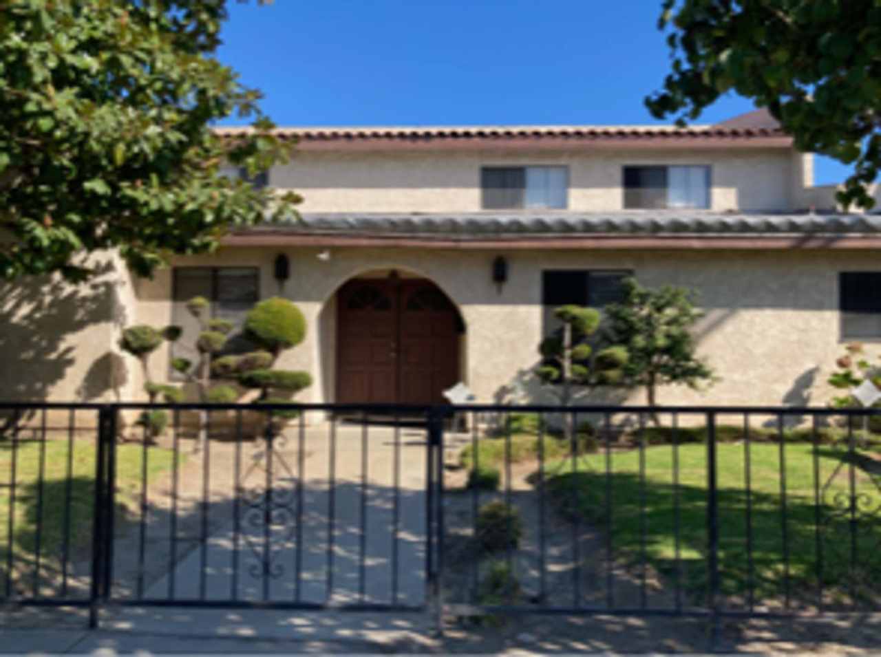 Charming 2-Bedroom, 2-Bathroom Gardena Condo with In-Unit Laundry and Tesla Charger