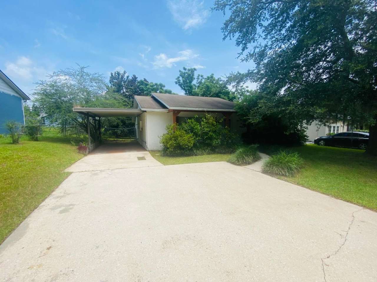 Affordable 2-Bedroom Home with Great Potential in Ocoee!