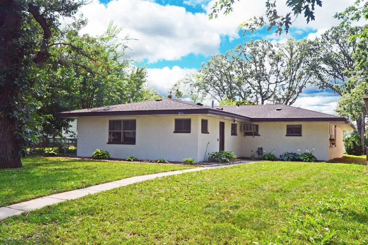 4 Bed | 2 Bath One-level living in St. Anthony