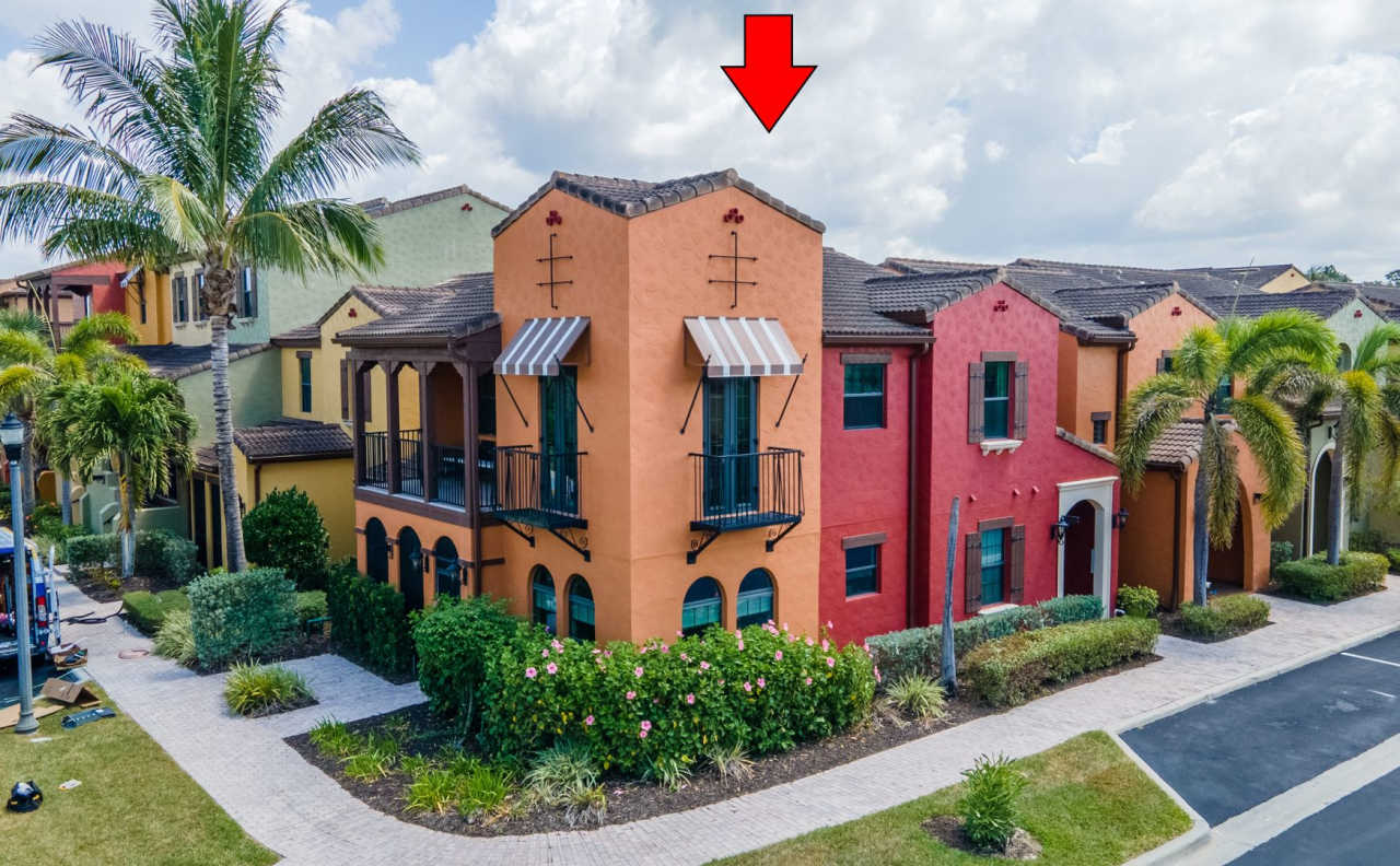 Charming 2-Bedroom Corner Unit with Garage and Prime Amenities in Ole at Lely Resort!