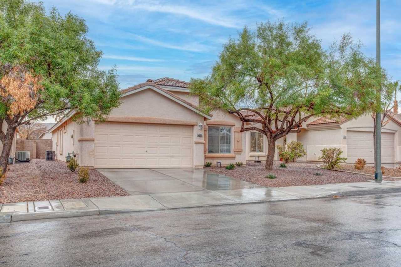 Newly Remodeled 4 bedroom single story beauty in Southern Highlands!
