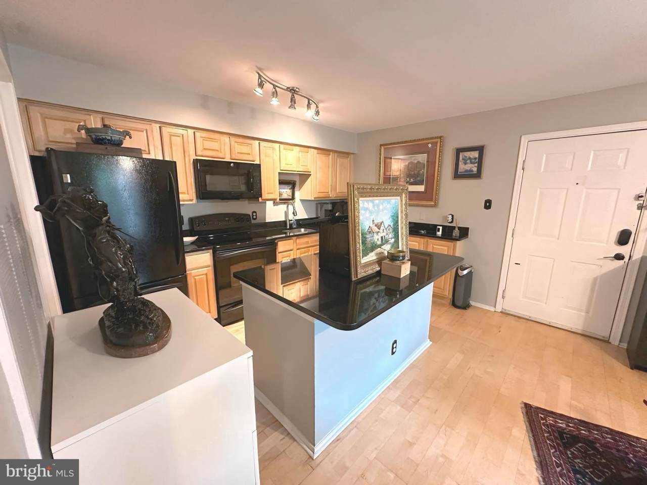 3306 WYNDHAM Circle unit: 229