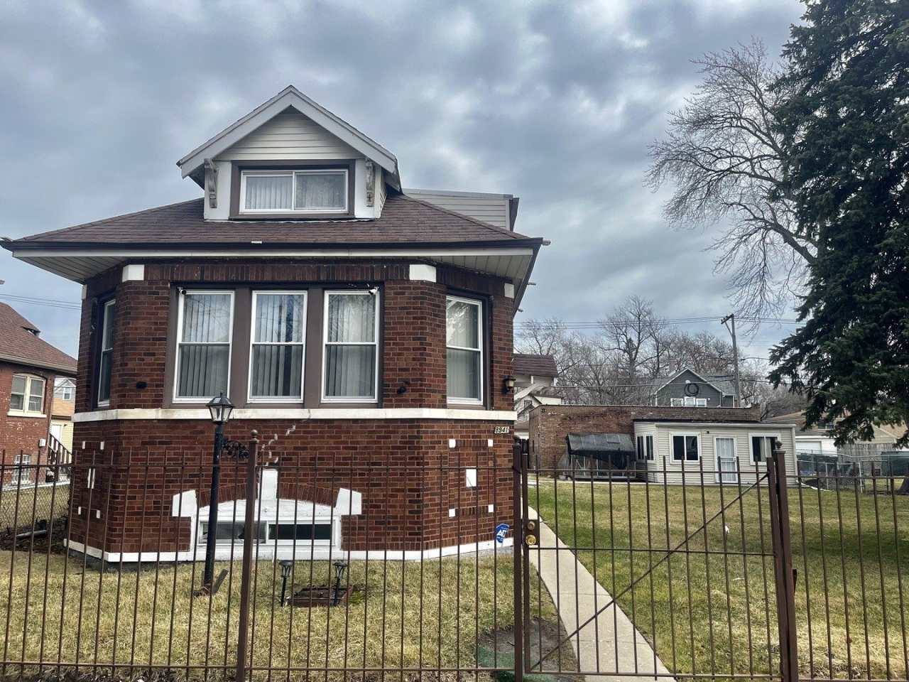 8941 S Normal Avenue