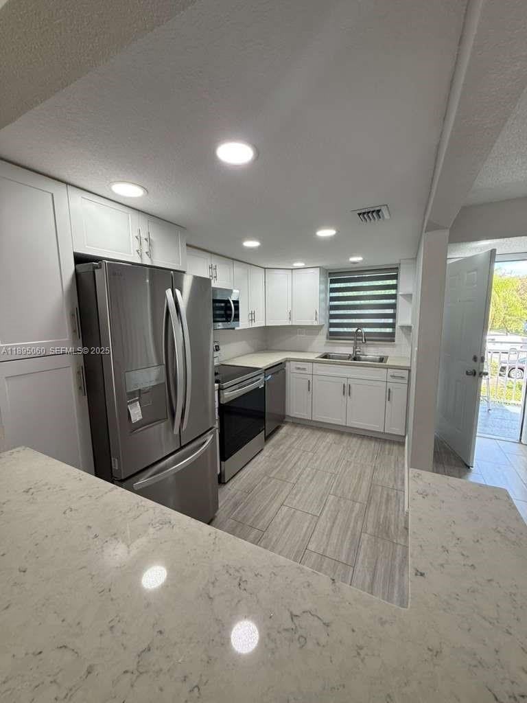 9353 Fontainebleau Blvd