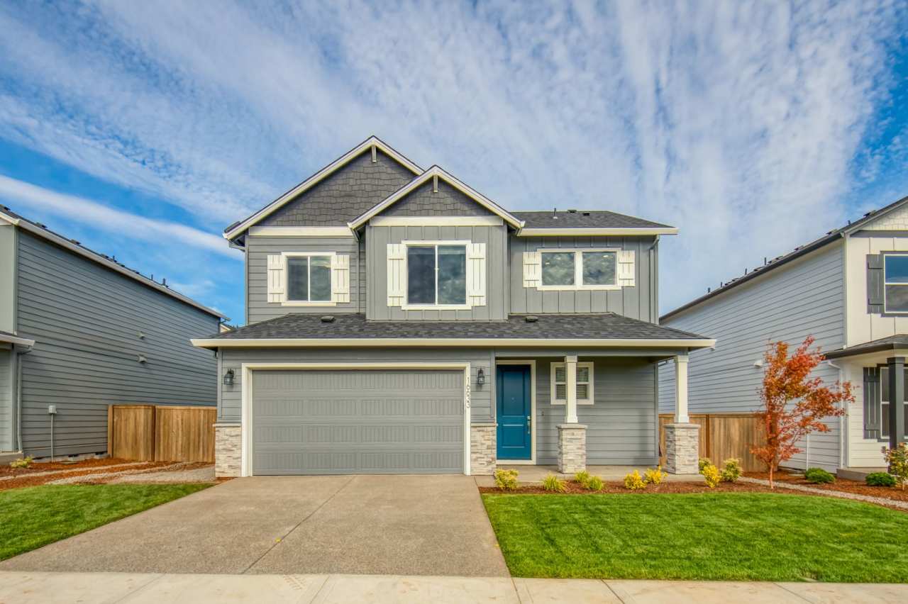 Brand New  Beautiful 2025 Holt Home ! Walking Trails, Common Areas!
