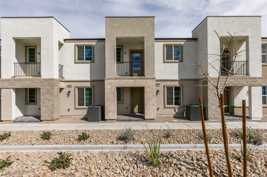 5639 Beguiling Falls Street