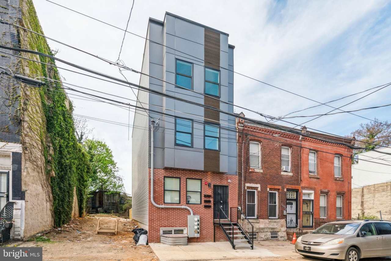 1028 W DAUPHIN STREET