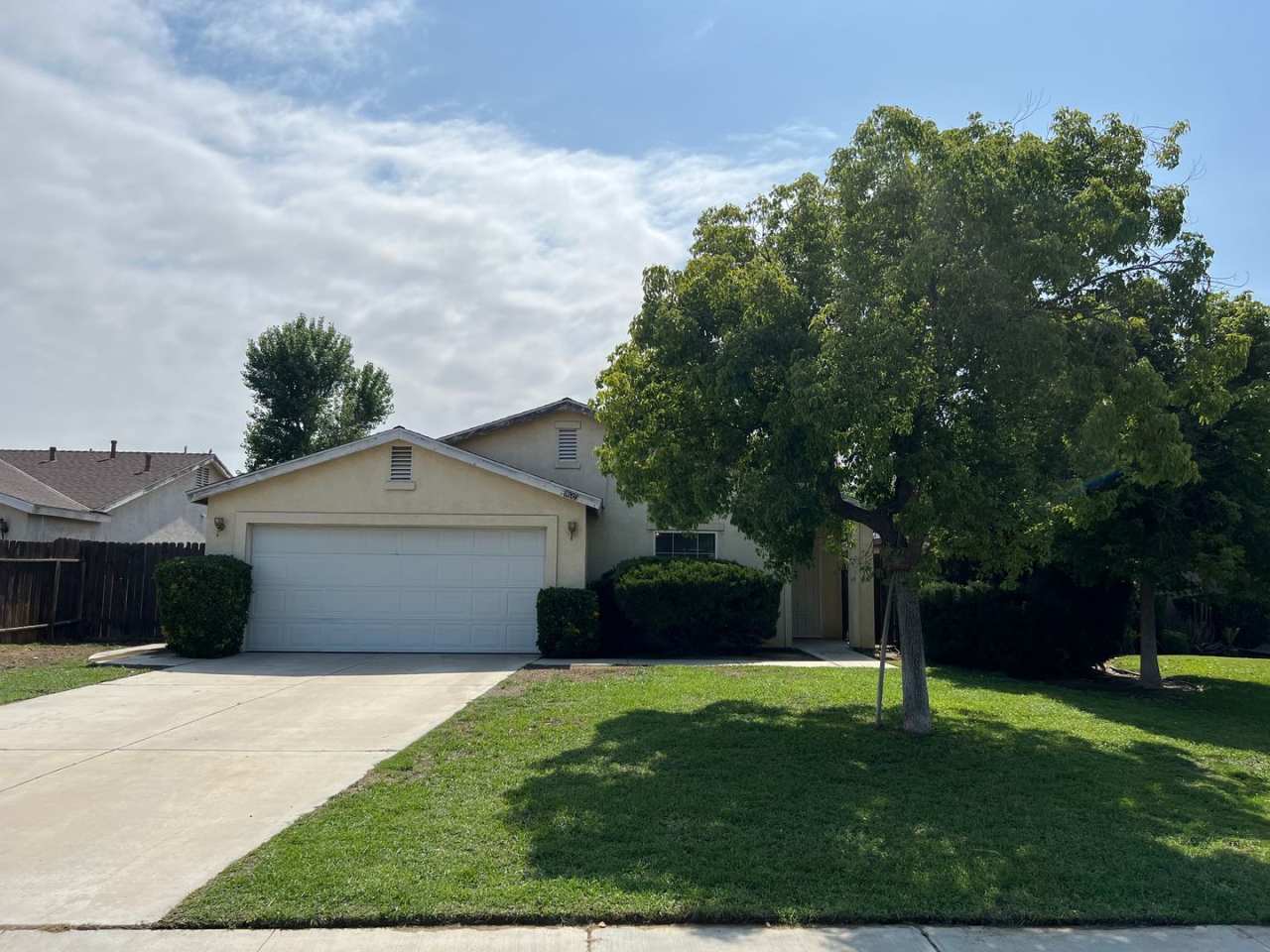 6204 Straub Lane - 3+2 in South Bakersfield - MOVE IN SPECIAL - $1950 for 1st 3 Months