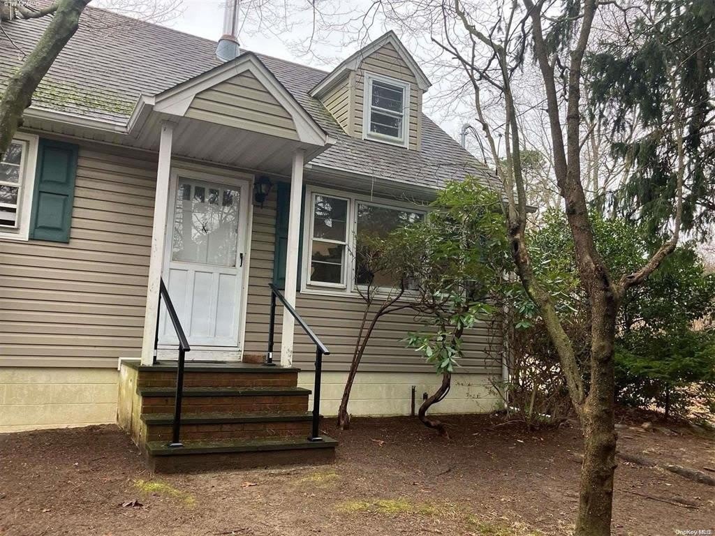 34 Hallock Landing Road