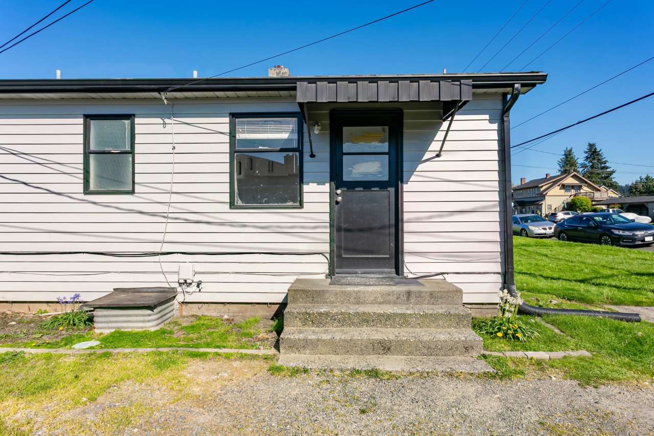 915-919 7th Avenue Southwest - 919