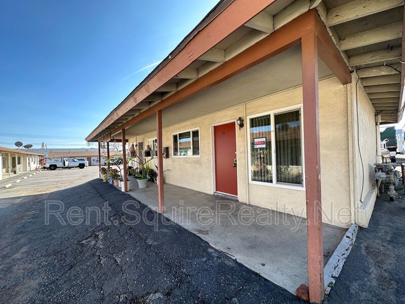 936 W. Foothill Blvd