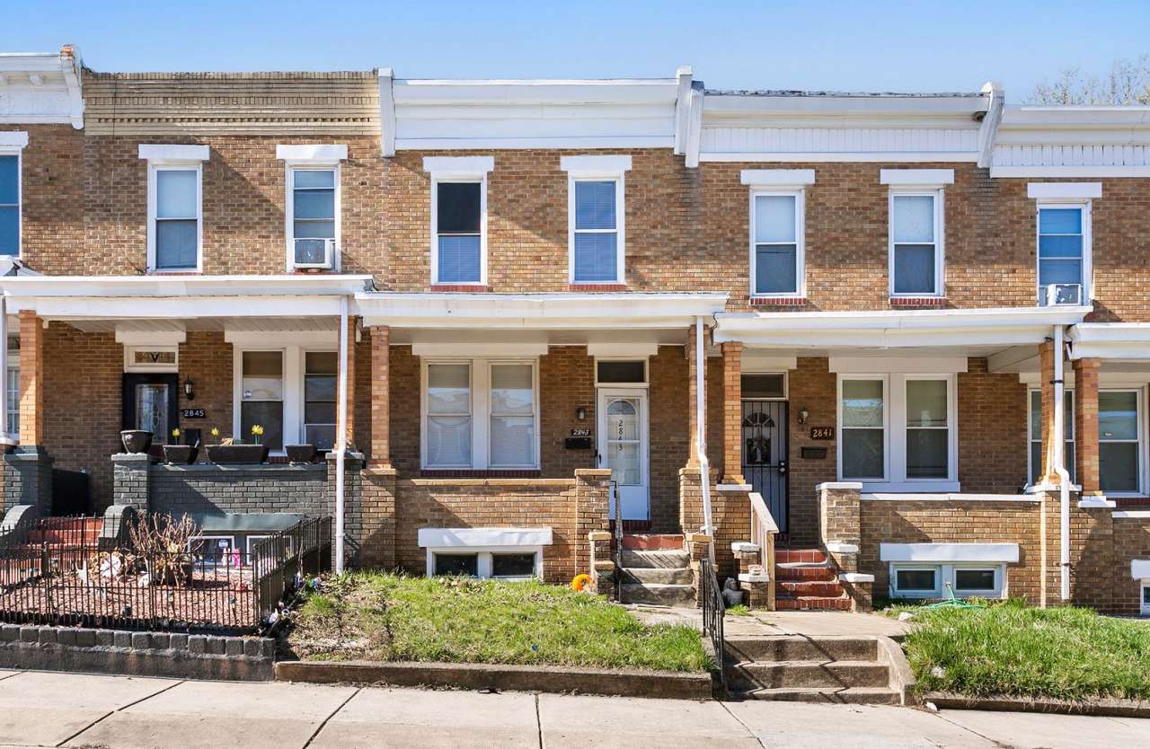 Modern  Bright 4-Bedroom Home – Comfort  Style Combined