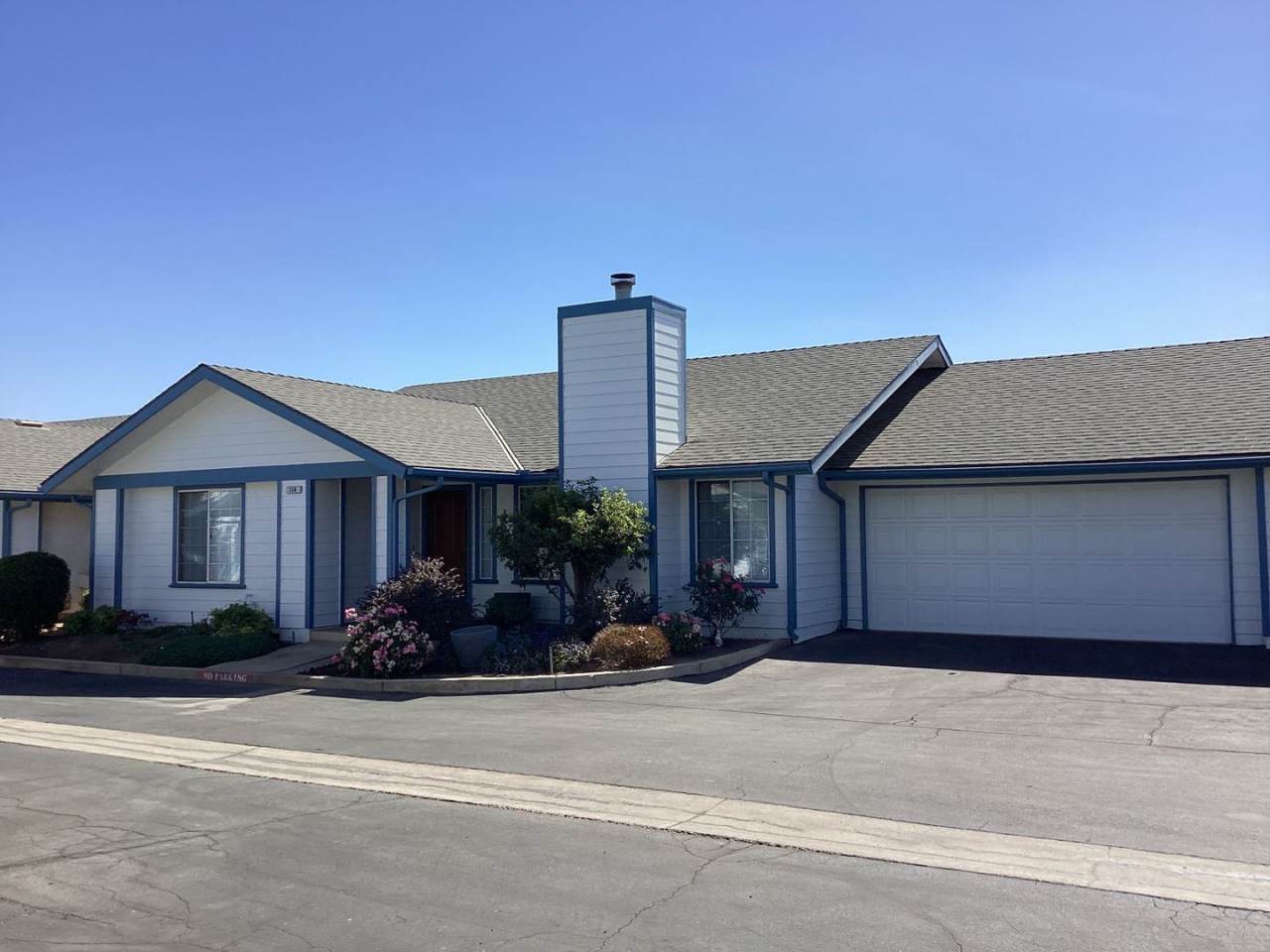 6589 N. Maroa Ave #114