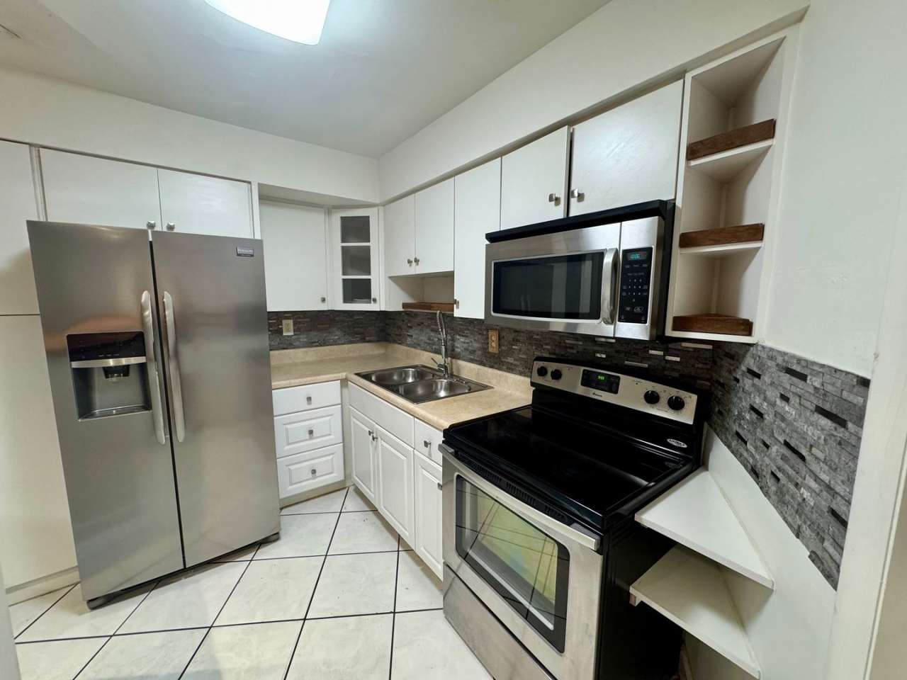 1601 NE 185th St Apt 202