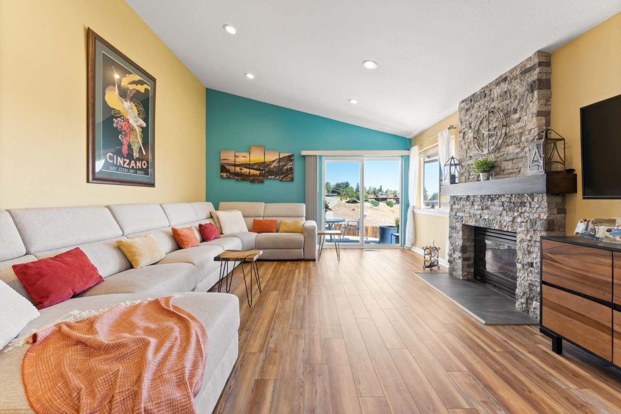 Fully Furnished Skyline Gem Includes Utilities