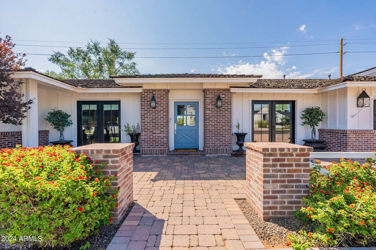 6433 E Calle Camelia --