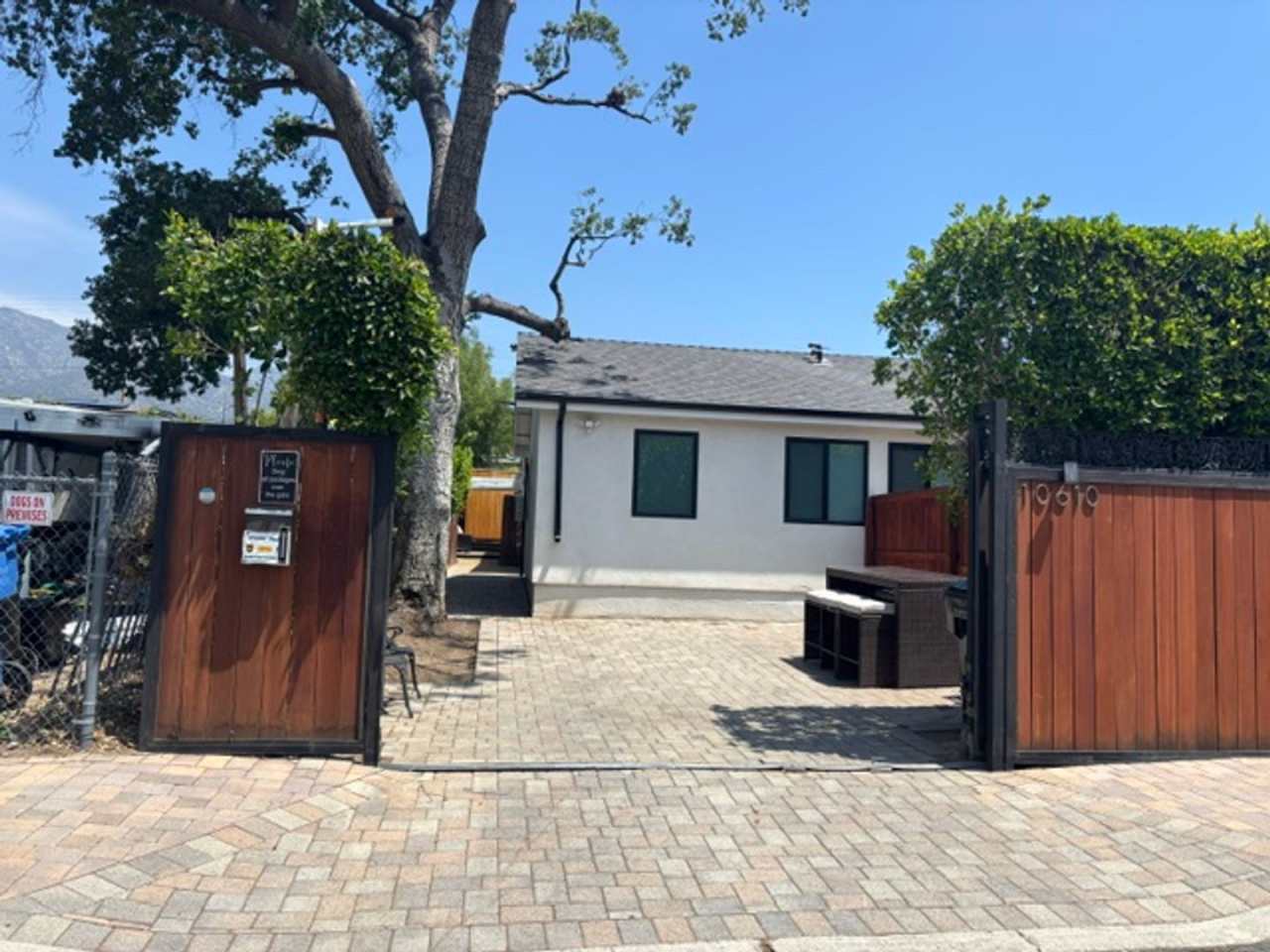 Remodeled 3 Bed 3 Bath House with Jacuzzi and Detached Office!