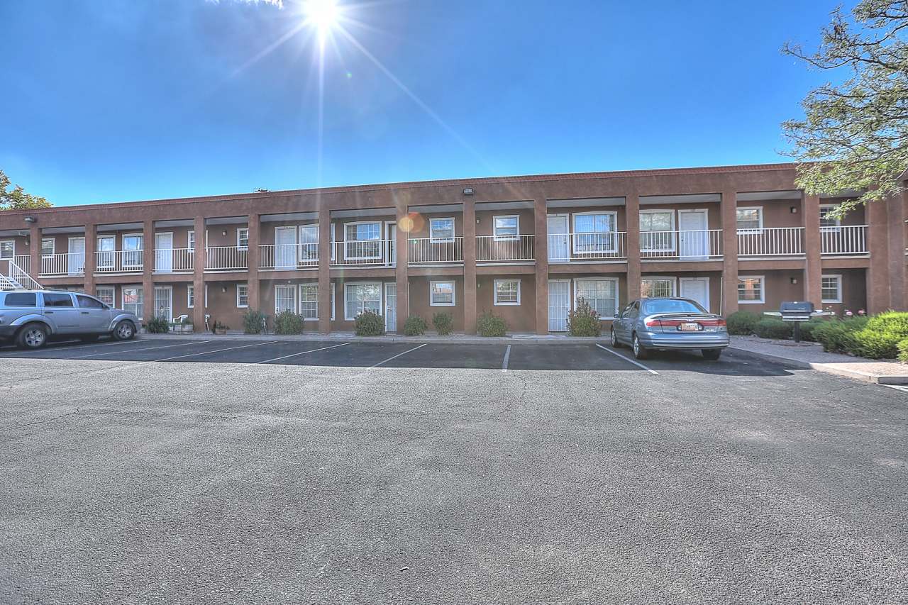 Hacienda Sur Apartments