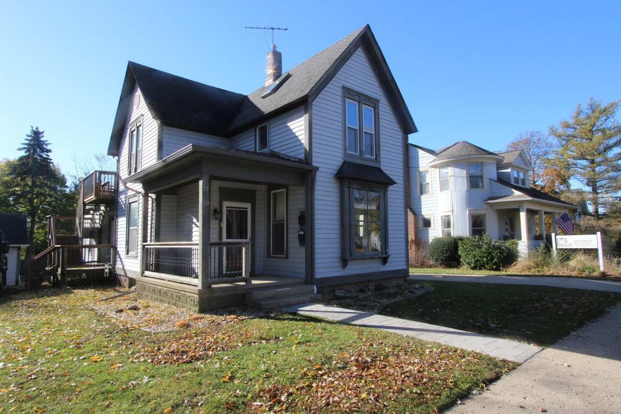 19 W Crystal Lake Avenue unit: 19