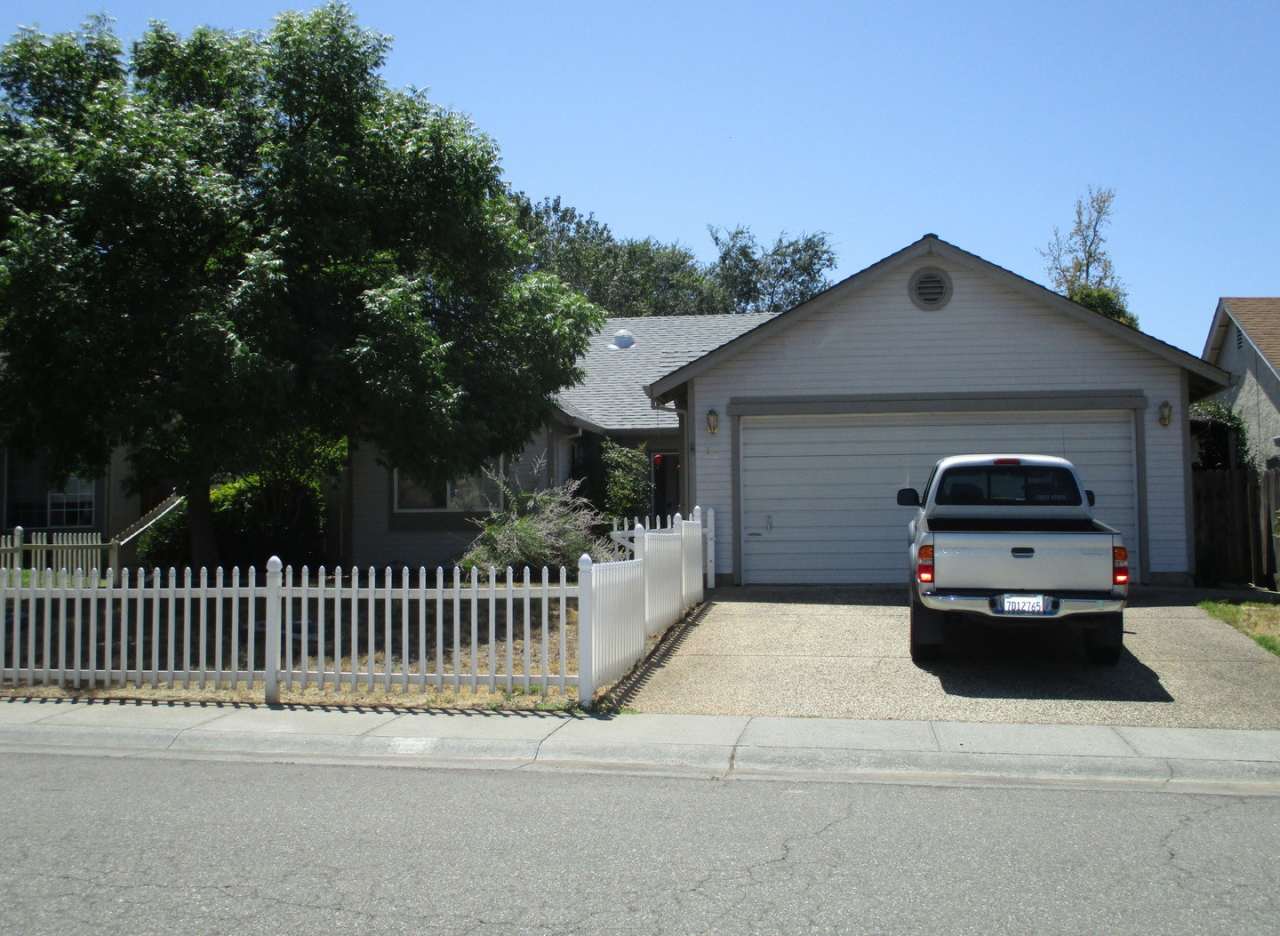 Pet Friendly 3 Bedroom 2 Bath Home. Grab it quick! - New photos coming soon!