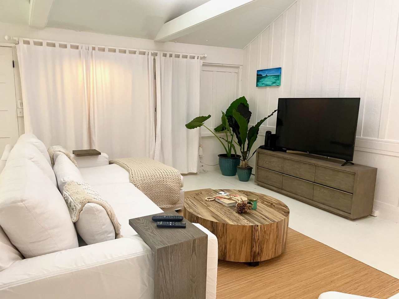 Peaceful Oceanfront Home Near Downtown Kailua w/ BBQ  AC: Kai Mele